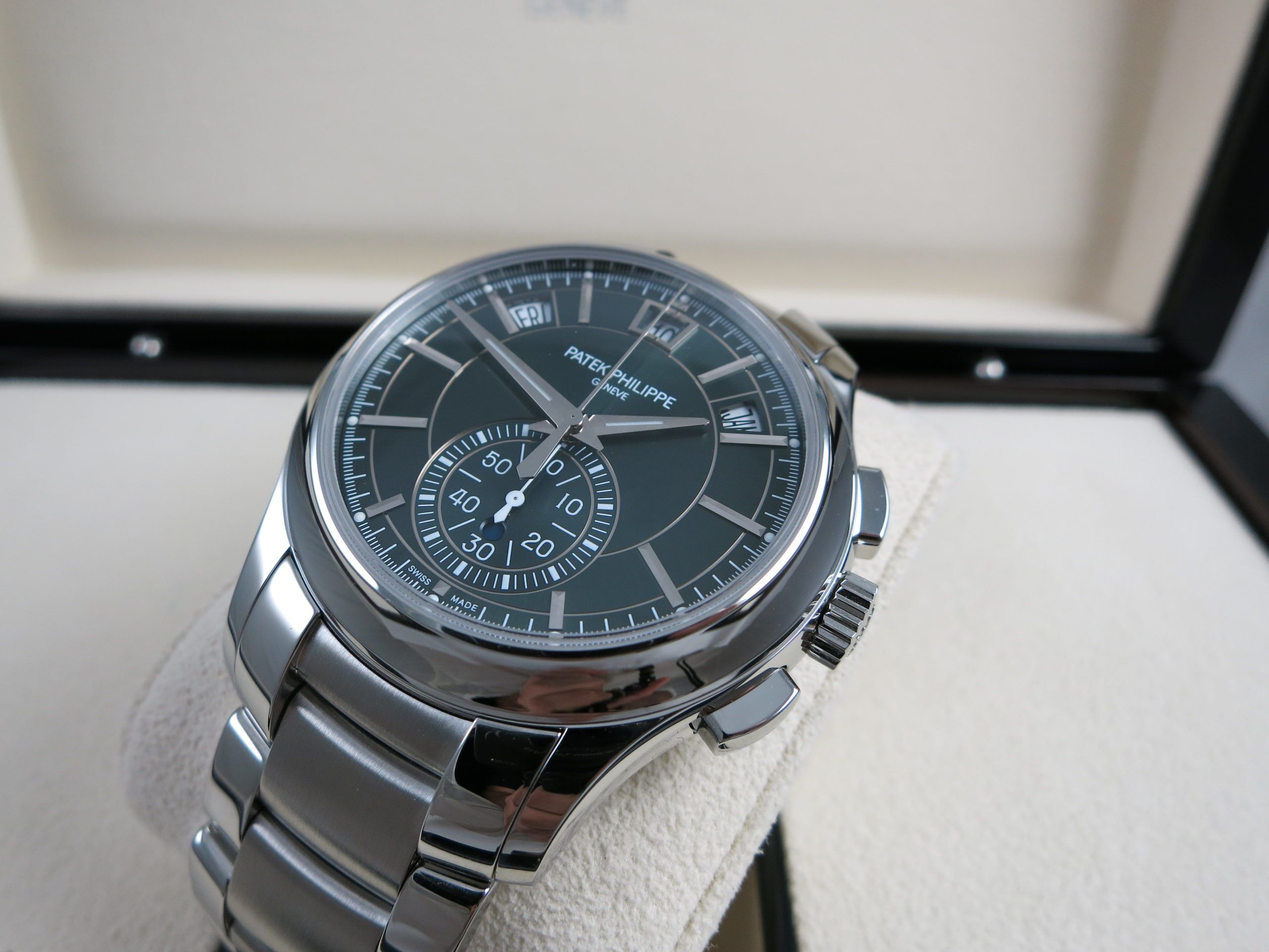 Patek Philippe Annual Calendar Chronograph 5905/1A Olive Dial Complete Set - Image 3