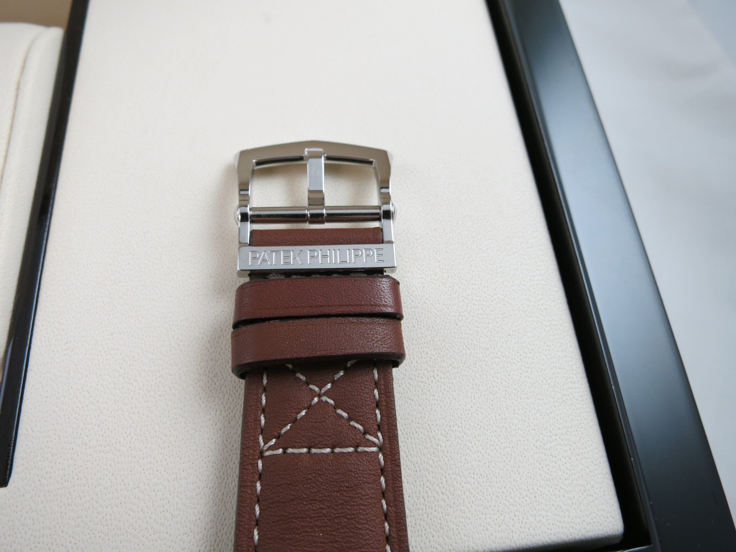 Patek Philippe Limited Edition 5522a Pilot Watch Complete Unworn - Image 8
