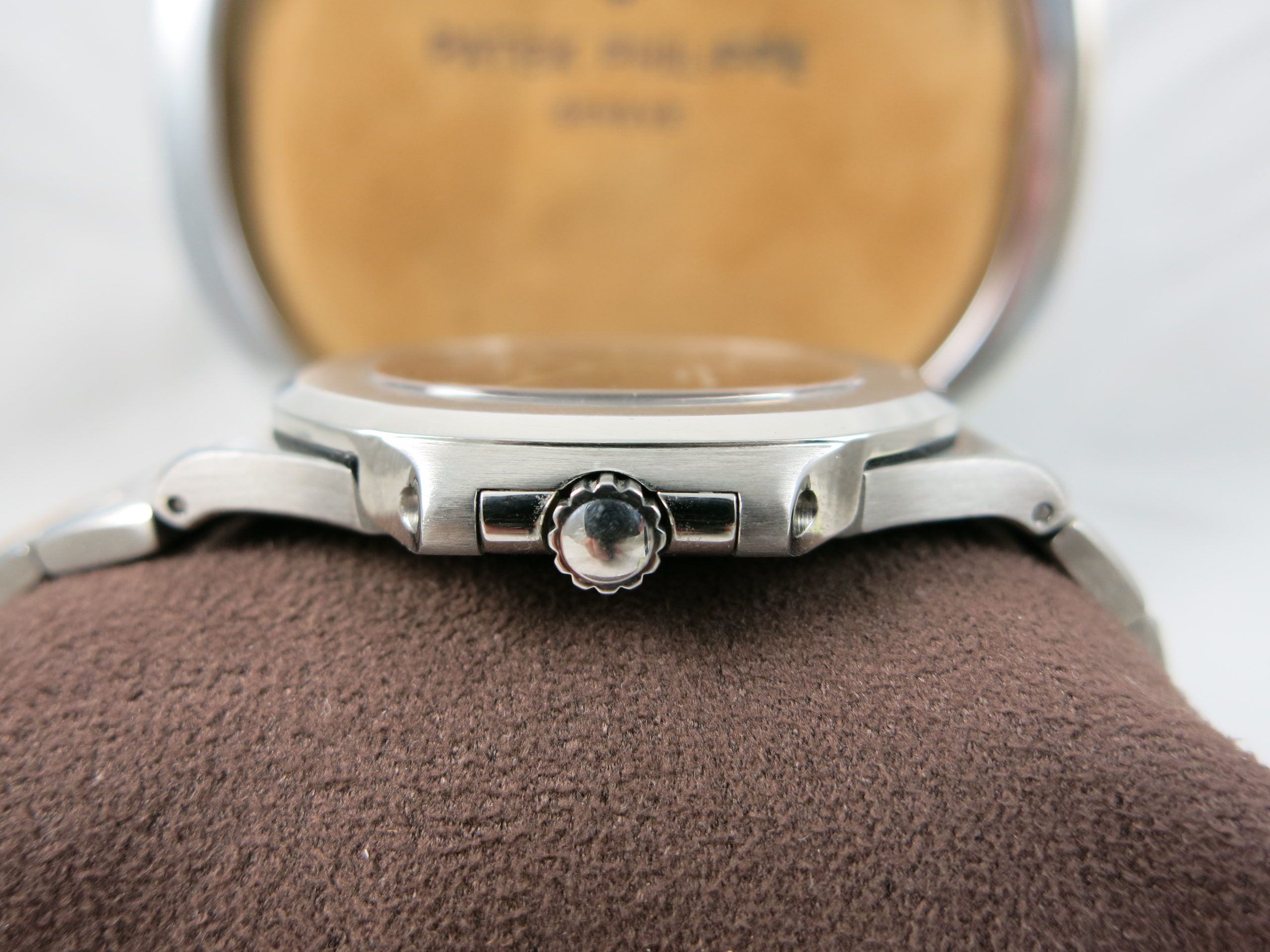 Patek Philippe Nautilus Ref. 3700 Jumbo Beyer Stamped Dial - Image 6