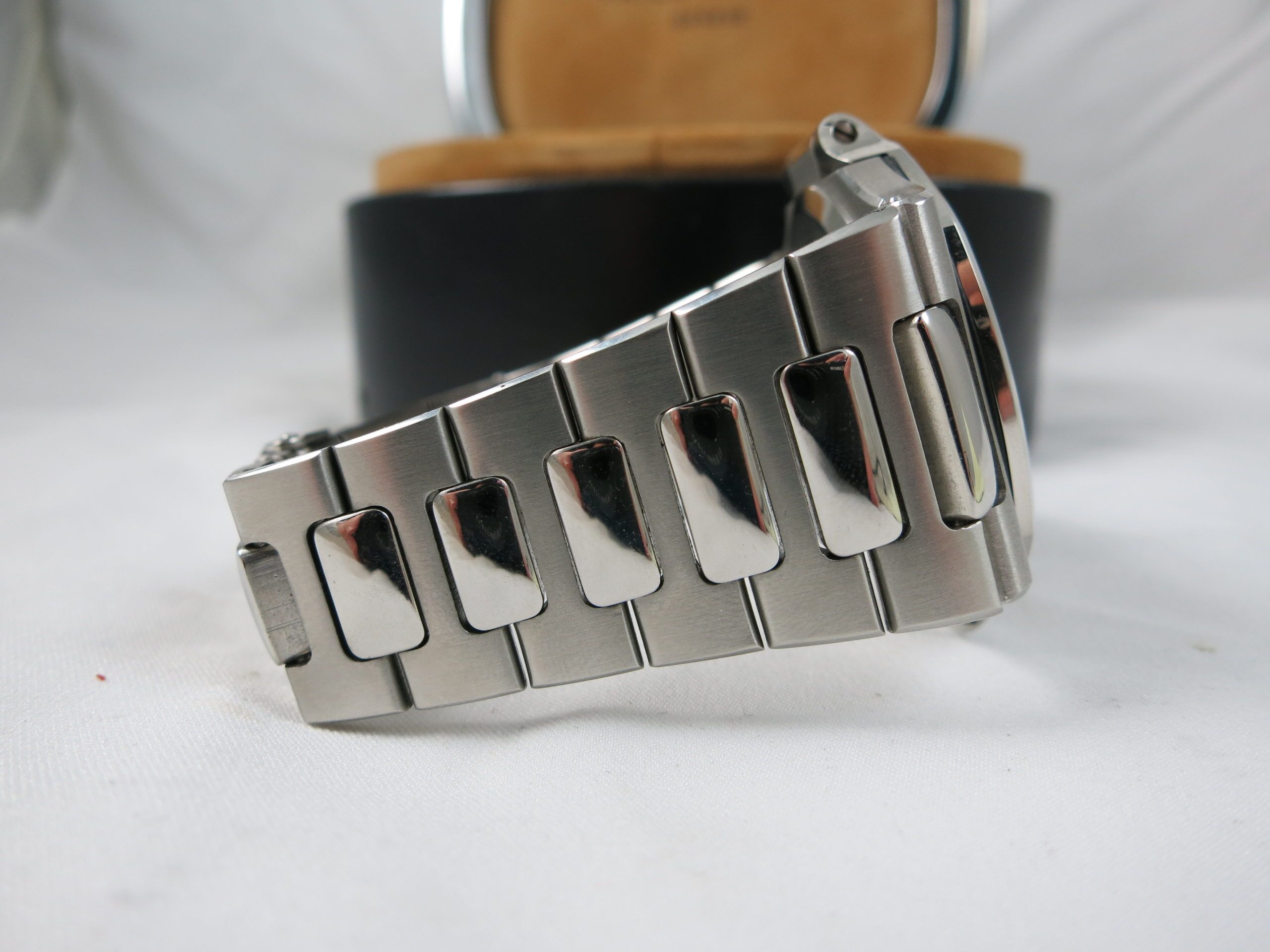 Patek Philippe Nautilus Ref. 3700 Jumbo Beyer Stamped Dial - Image 8