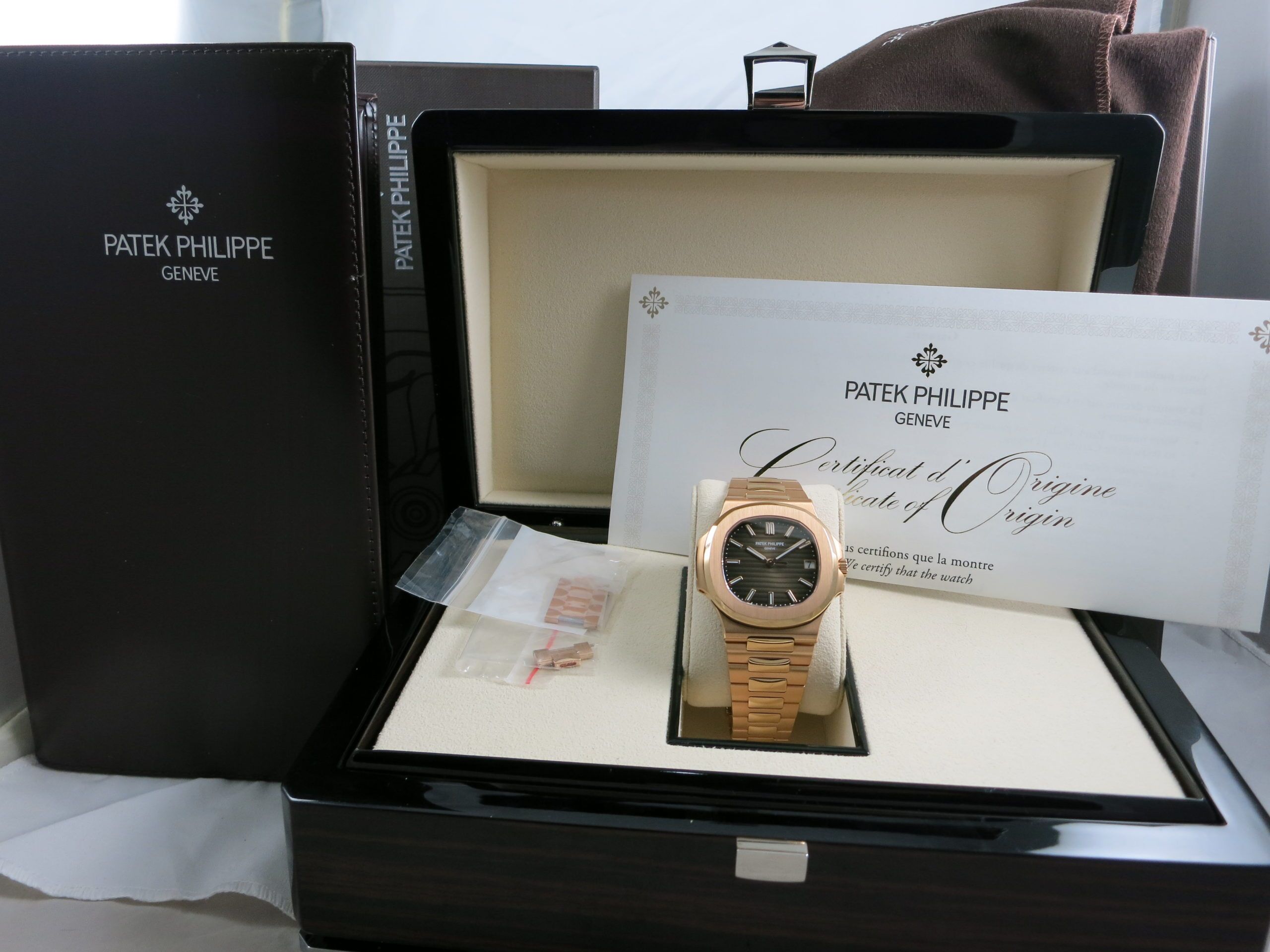 Patek Philippe Nautilus 5711/1R Complete - Image 2