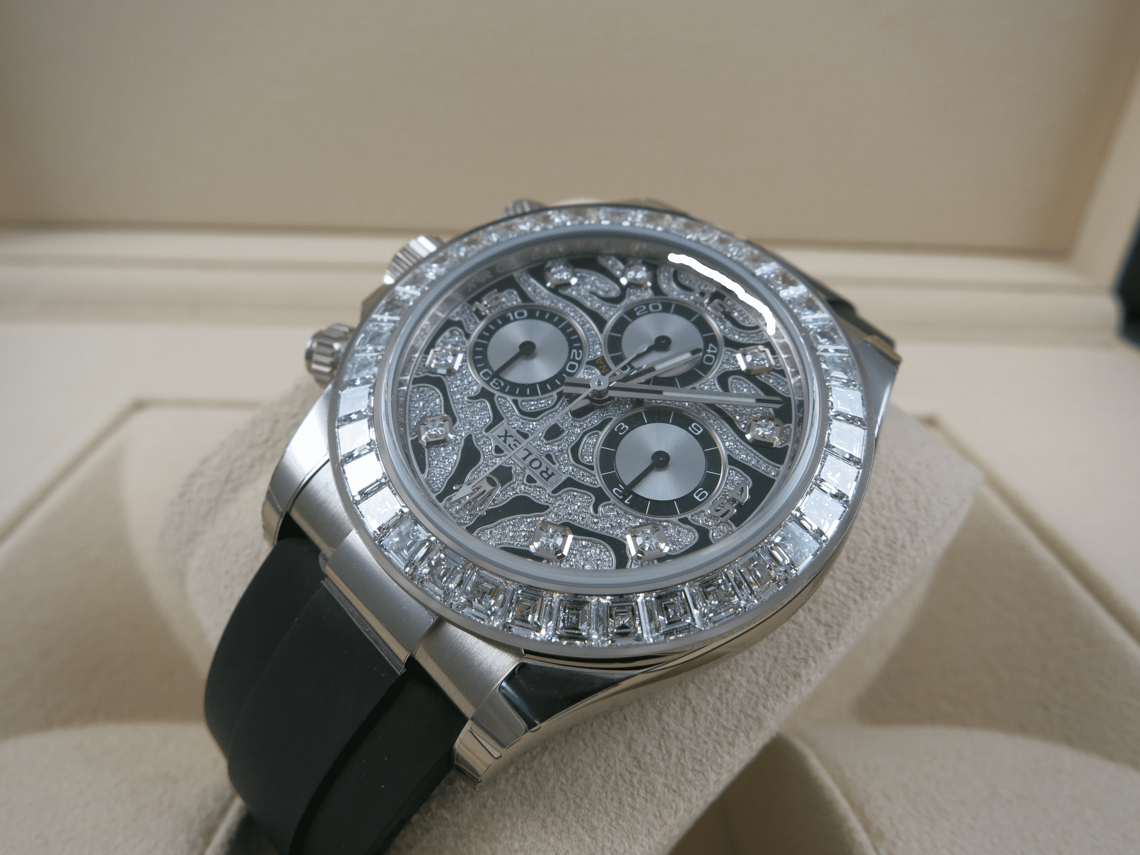 Rolex Daytona 116589TBR Eye of the Tiger White Gold Unworn - Image 4