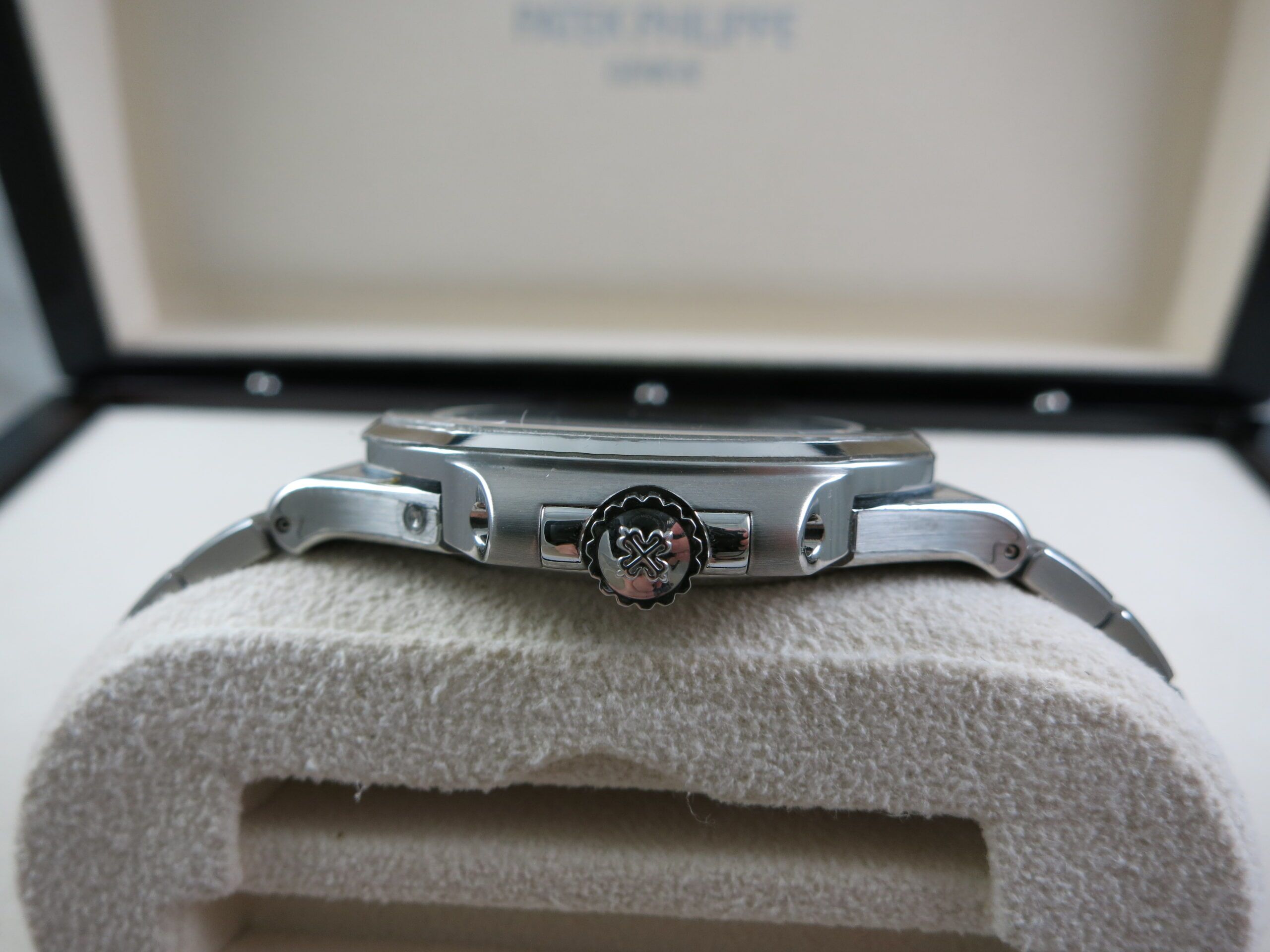 Patek Philippe Nautilus 5712/1a Tiffany Stamped Complete Set - Image 6