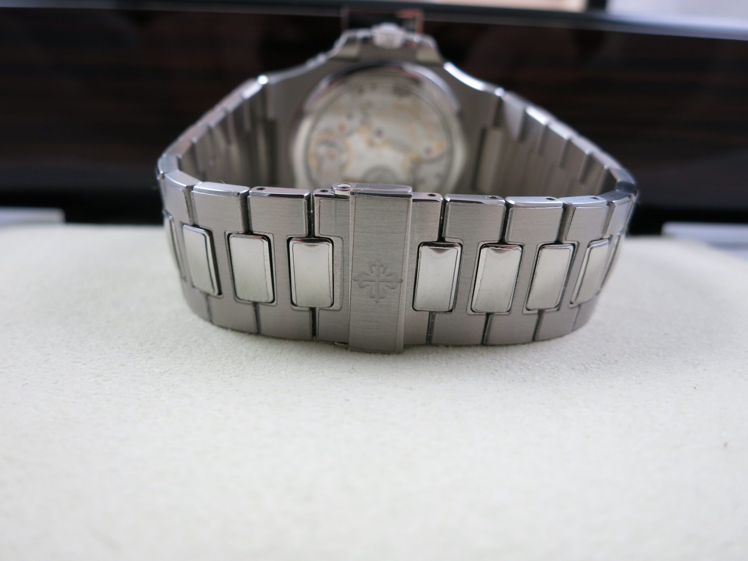 Patek Philippe Nautilus 5712/1a Tiffany Stamped Complete Set - Image 9